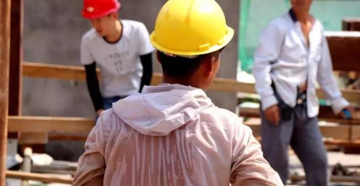 2015年,建筑工地惊现尸体,一男一女死于非命?凶手:我只想讹钱