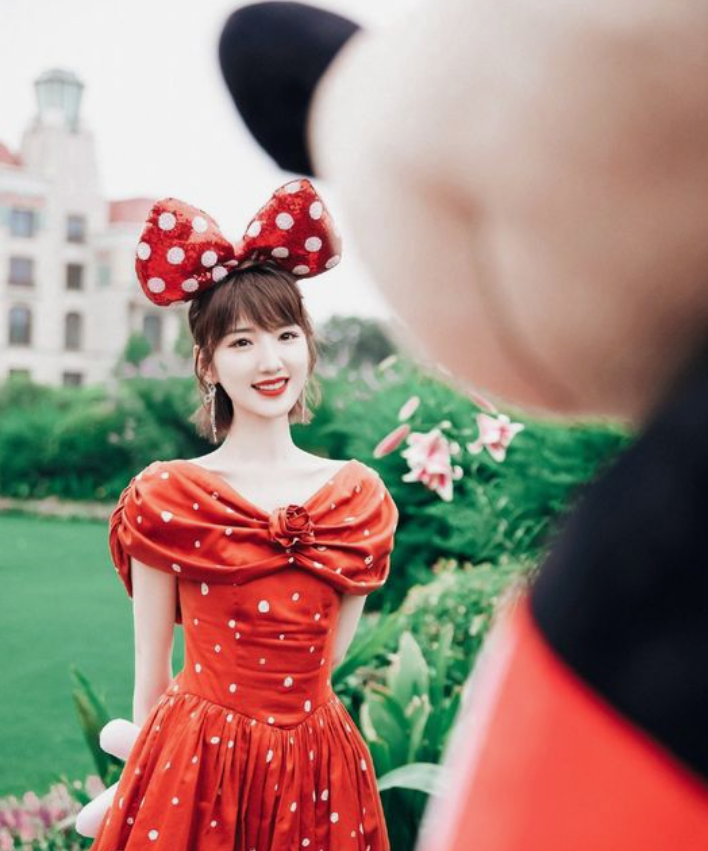 毛晓彤|毛晓彤：一个勇敢怼渣男的爽文女主， 真的太飒了