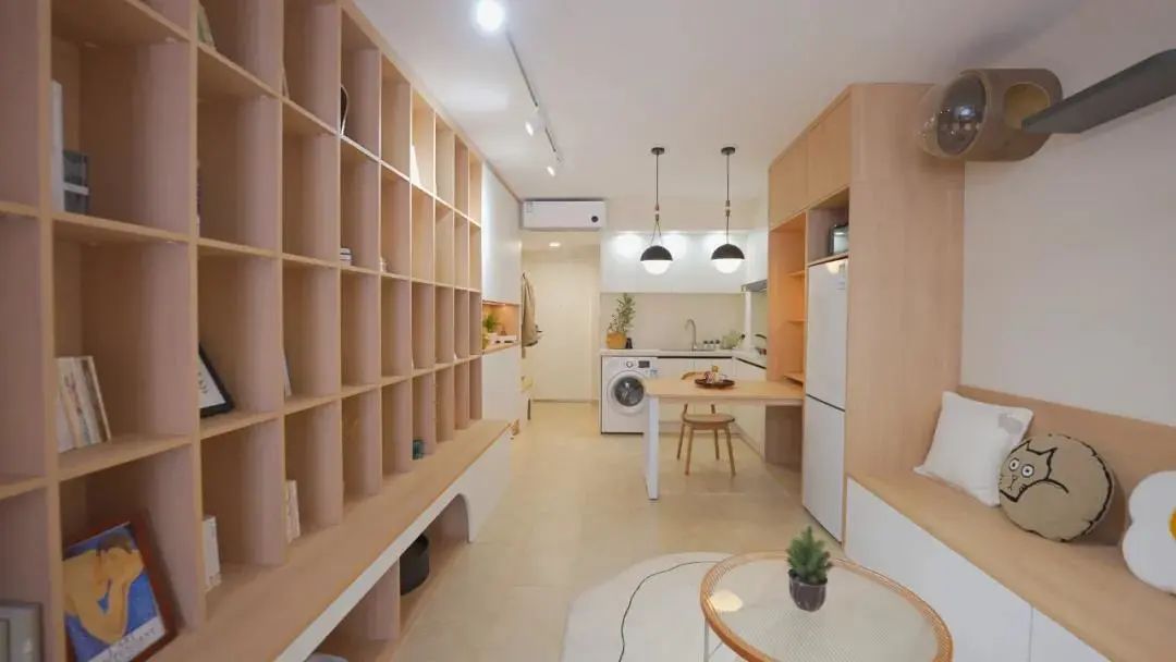 32㎡迷你单身公寓，奶油日式风装修，收纳设计堪比教科书！服了