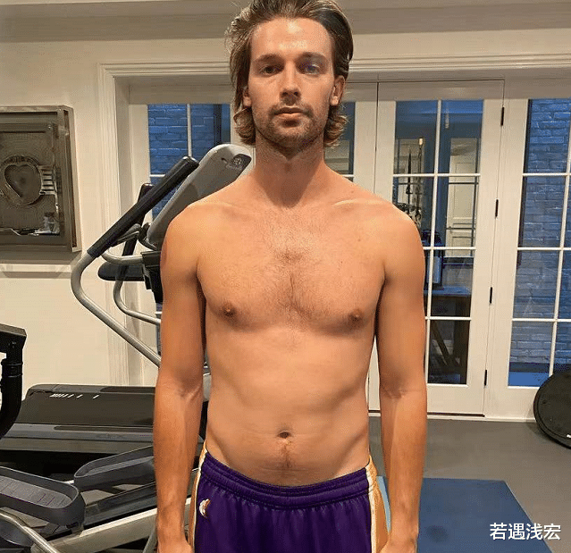 阿诺德·施瓦辛格|施瓦辛格三个儿子：老大颜值高老二胖成熊私生子成“复刻版”