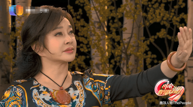 春晚|多位川渝艺人登川渝春晚：刘晓庆医美痕迹明显，张杰独唱谢娜缺席