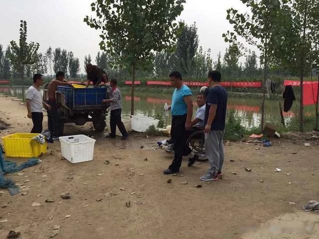 |经常钓鱼的人,都特别有钱?渔具店主眼中的钓鱼人众生相