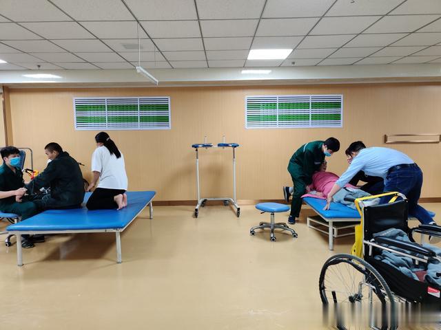 大脑|中风康复期多久？医生:大脑有终生可塑性，康复只是时间问题