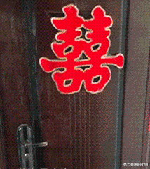 为啥KTV的卫生间里要放一个沙发,有啥用途啊?