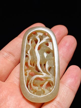 和田玉籽料|明 和田玉籽料 透雕花鸟瓦子 把件挂件