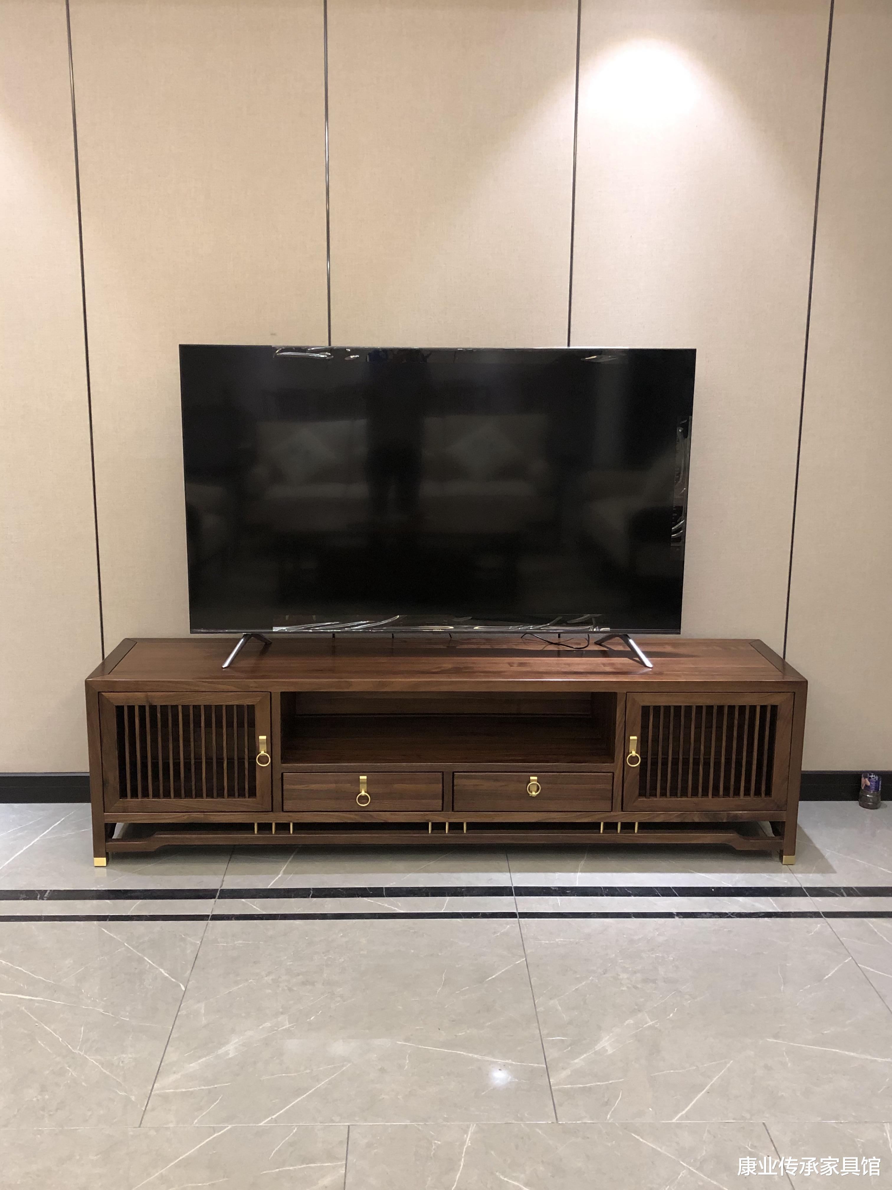 原木风的新中式,让现代家居生活轻松惬意