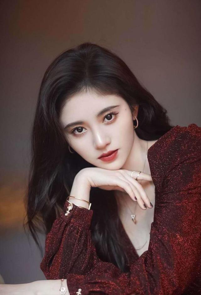 李佳琦 金晨晒出用了自用三年的洁面皂，价格超亲民，李佳琦：用后痘痘黑头都没了