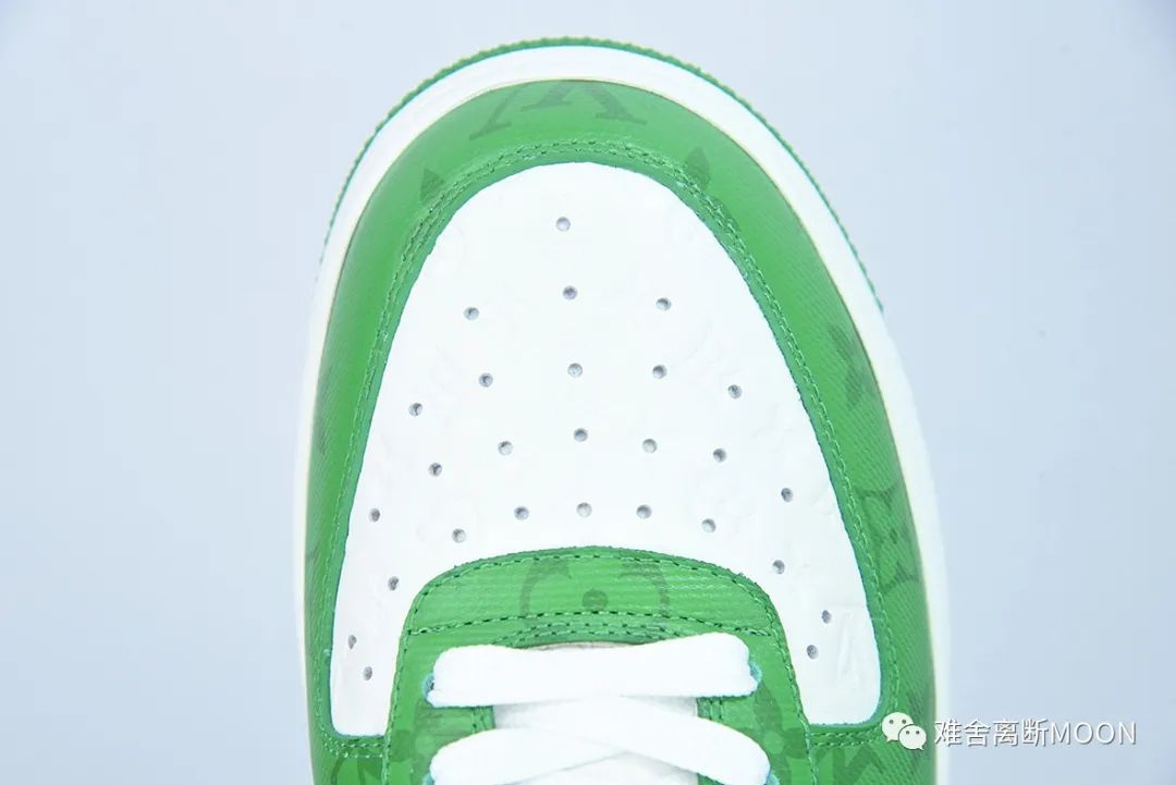 年度鞋王LV 联名 AF1细节对比揭秘  万元定价极致细节可以复刻？