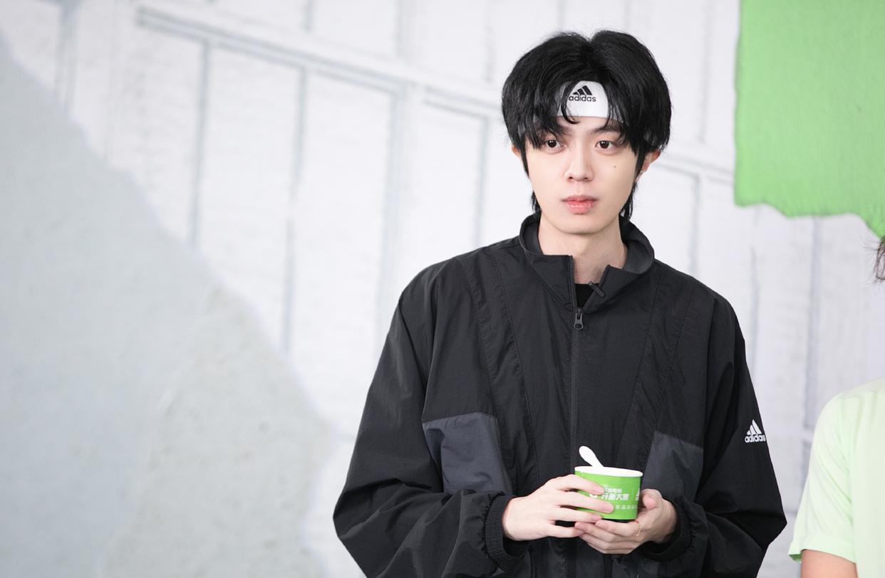 姜云升|被姜云升粉丝嘲讽没人气！艾福杰尼强势回怼，我的演出值回票价！