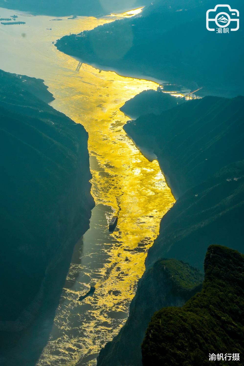 胡杨林|三峡旅游最佳夕阳观景台，看白帝霞飞，观瞿塘斜阳，赏日月同辉