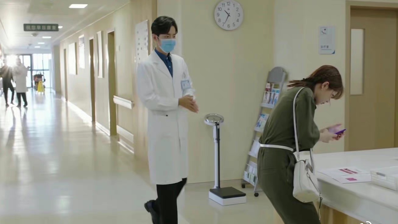 刘亦菲|《余生》首播热度爆表,全网指数破2,“难看”热搜来得有点早