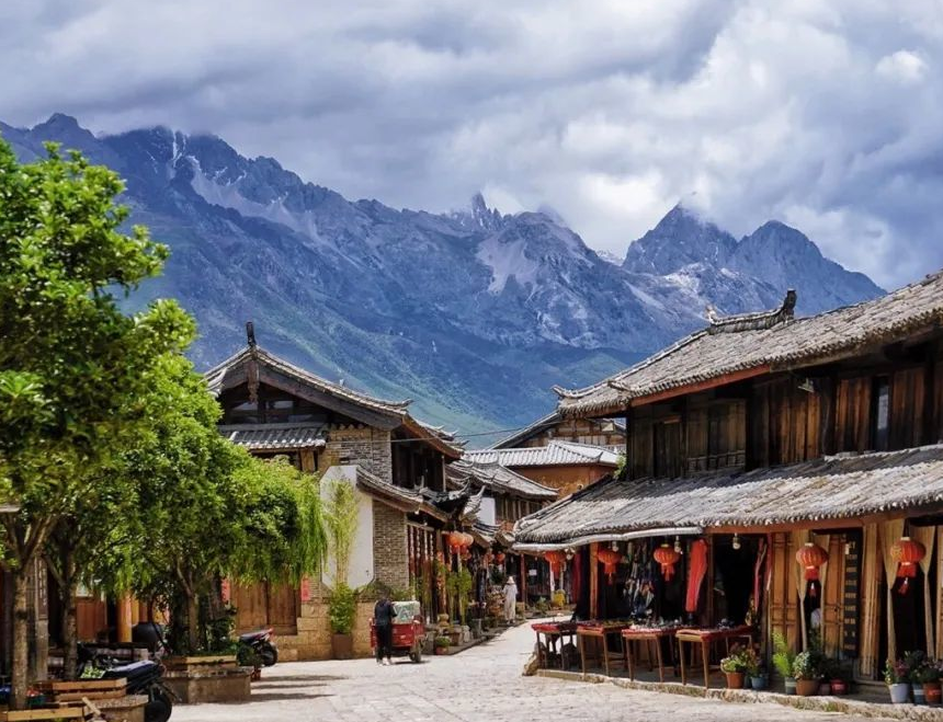 |丽江值得一去,景点多,山美水美,有独特的民族风情