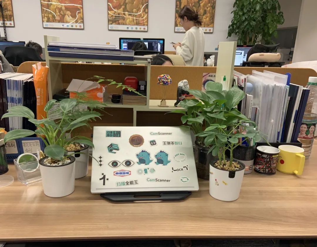 买不起房的打工人,开始沉迷于装修工位