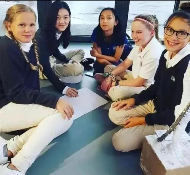 王菲|王菲的女儿16岁了，叛逆又性感胆量不输妈妈，网友：风尘味好重