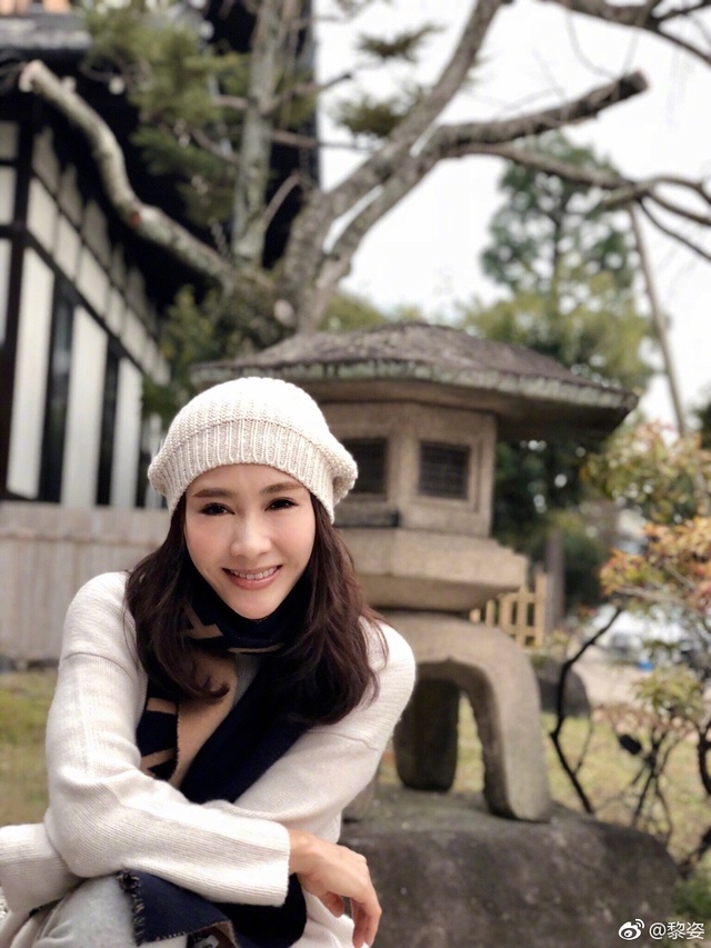 李冰冰扎针过剩变僵尸脸无表情，46岁黎姿僵脸现形，吓！没有眼白