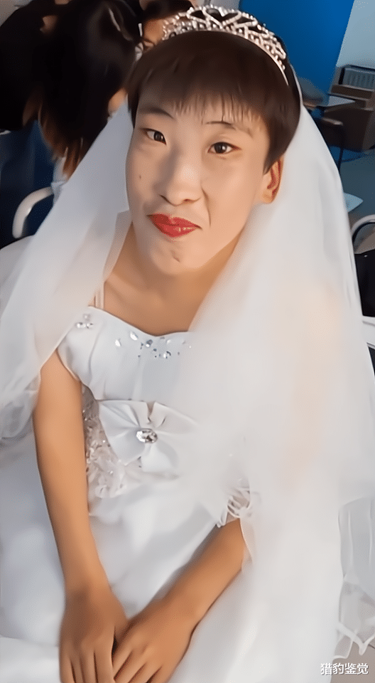 河北一新娘“女生男相”,出嫁当天受亲友祝福,她终于找到了归宿