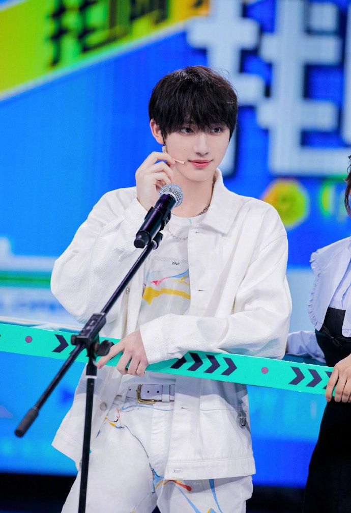 王牌对王牌|沈腾又在玩“校草梗”,《王牌对王牌》在走《快乐大本营》的老路