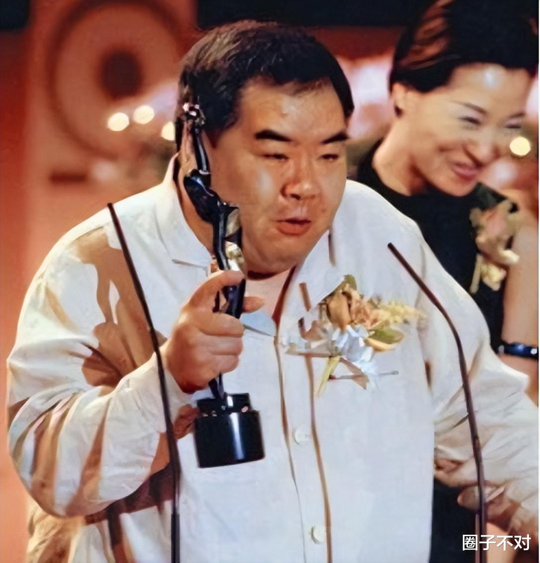 |\娱圈善人\周润发：数次称事后捐光56亿身家，但现在不见捐过1分