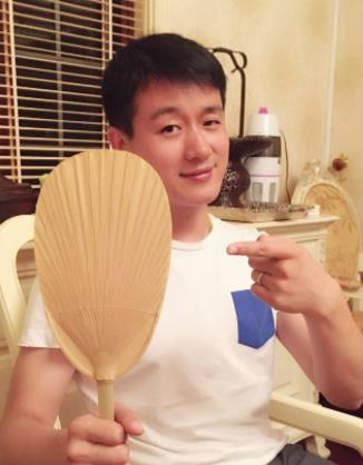 伏地魔|佟大为晒出自己的家，连谢娜夫妇也来蹭吃，难怪被称“佟大食堂”