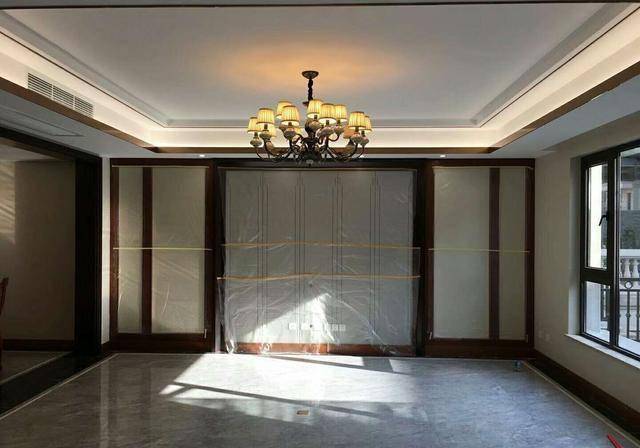 老公在卧室做了一个滑梯,我发到业主群里,没想到群里炸锅了!