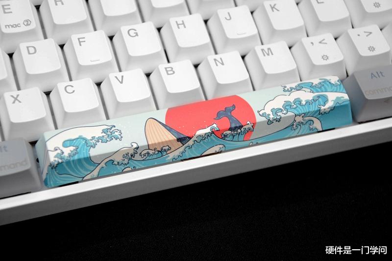 机械键盘|独一无二的ESC，小呆虫GK61珊瑚海轻弹版机械键盘开箱