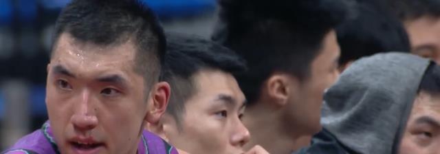 山东男篮|球员不能碰！和保送胜利没区别，球迷质问篮协姚明就不管裁判？