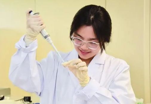 |35岁出现职业危机，学生想读博还来得及吗？网友：早干嘛去了