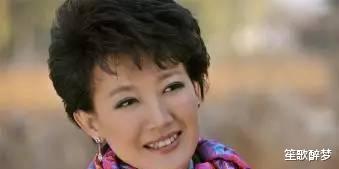 主持人|她是中国“最真实”的主持人，上镜25年不化浓妆，48岁还是单身！