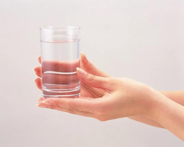 食管癌|你以为水一煮沸就是“熟水”吗?健康喝水,这3点更关键→