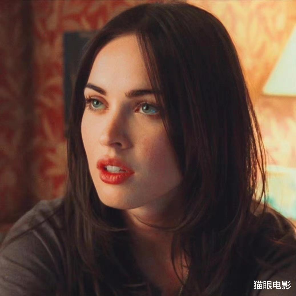 金·卡戴珊|梅根携未婚夫穿全身粉，短裙秀火辣身材，网友：可以去演芭比和肯