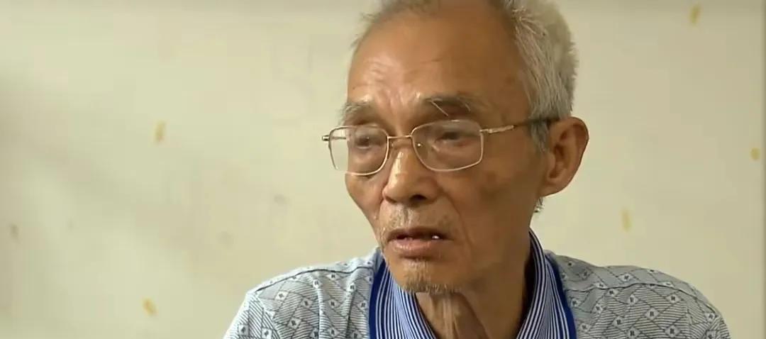 老人年轻时逼死妻子,如今恨儿不孝:他是老师,我必须住他家养老
