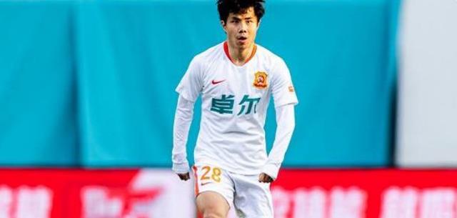 武汉卓尔|国足又出事！35岁国脚发怒，撕破脸点名武汉卓尔董事长，欠薪太久
