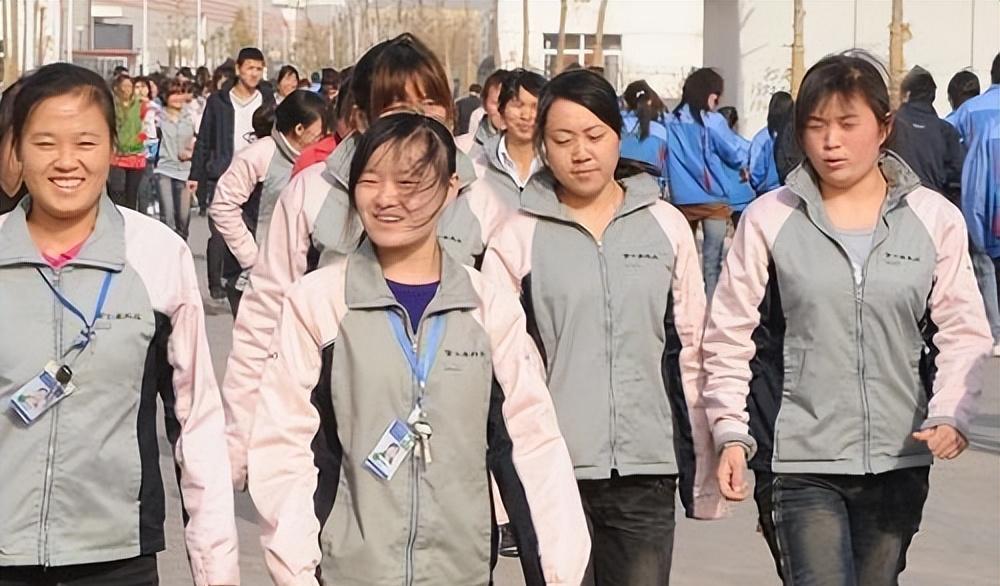 招聘|26个英语字母难倒英雄汉，富士康招聘没有通过，英语字母写不全