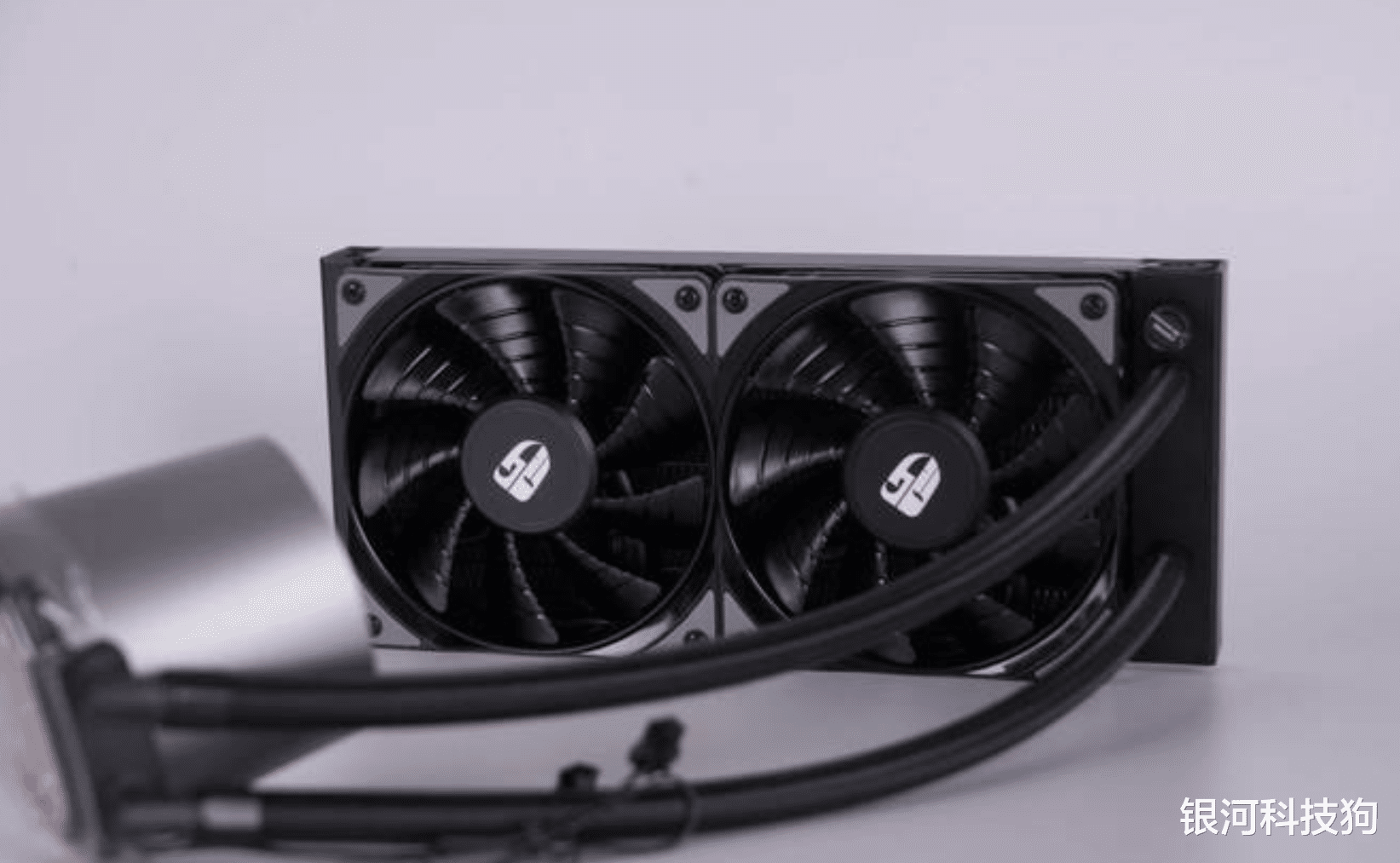 显卡|泪目!显卡终于降价了,RTX3070显卡5300就能拿下,你心动了吗?