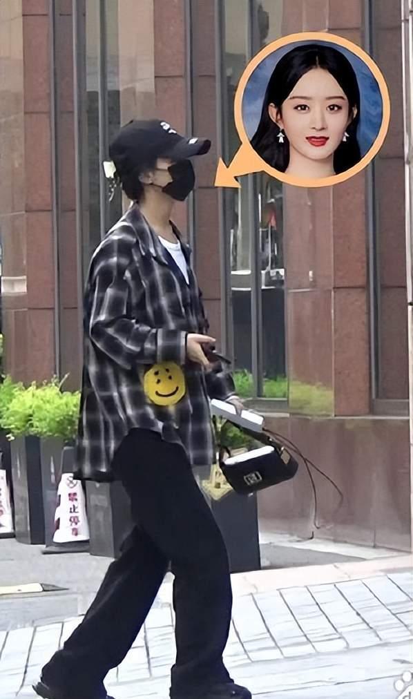 赵丽颖独自做美发，格子衫戴棒球帽装扮低调，被赞最美辣妈
