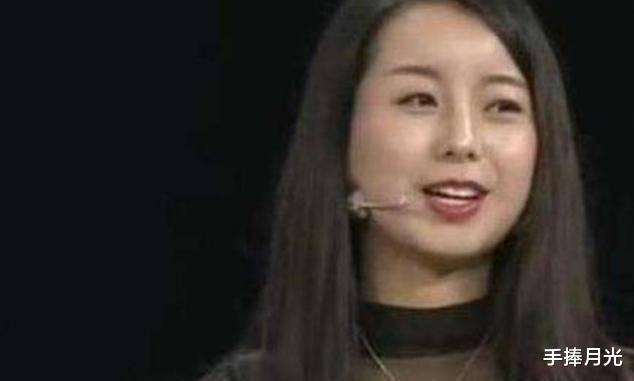 女子长期佩戴一块玉10多年,专家:你胆子真大,知道这玉啥来历吗