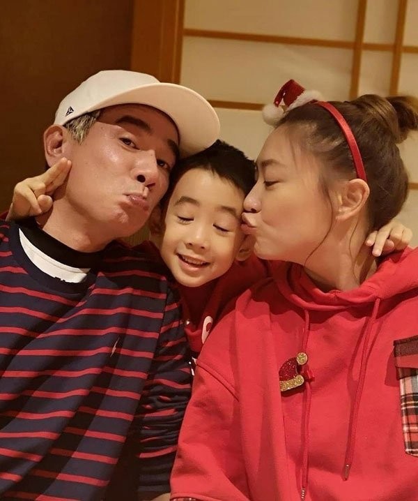 应采儿|应采儿分享「不喜欢给长辈带小孩」原因! Jaspe想要买玩具「一招」摆平