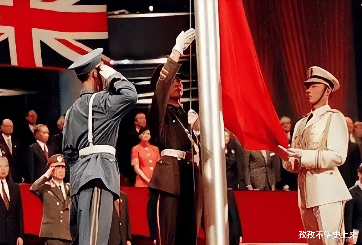 黄晓明|黄晓明25年前旧照引热议，网友感慨：岁月是把杀猪刀