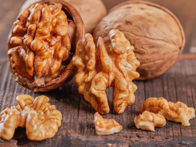 脾胃|央视曾公开发表：5大坚果食用误区，花生瓜子也上榜，早知早赚！