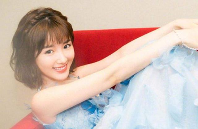 毛晓彤|曾被父亲勒索五千万,痛快手撕渣男,现如今登上央视春晚舞台