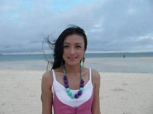 宋仲基|“中年美妇”秦岚:44岁恋上小10岁的魏大勋,用前途赌他不会变心