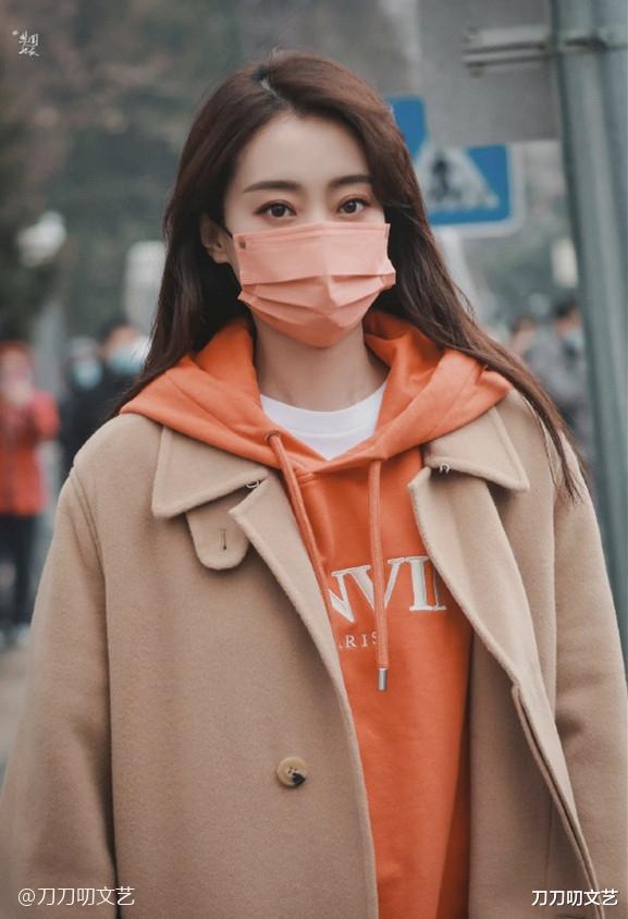 春晚|春晚彩排下班照:马丽穿万元大衣,贾玲又发福了,沈腾神秘未现身