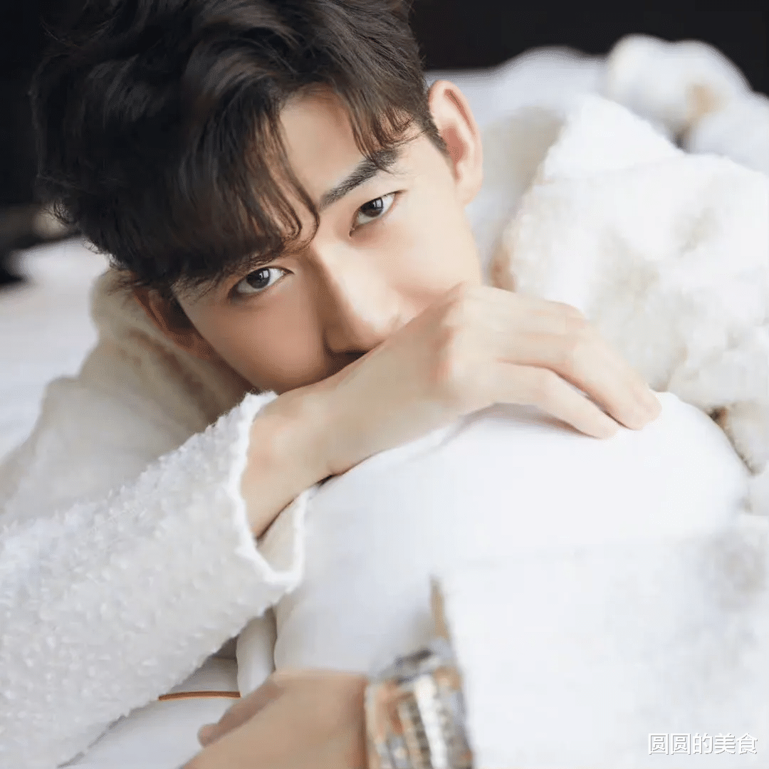 古力娜扎|张翰古力娜扎多年,细心网友发现,宣布恋情的动态还保存着!