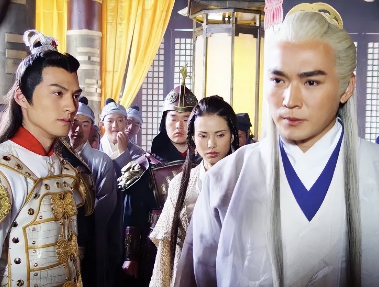 杨洋|“白发美男子”别硬演，有人惊艳了时光，有人却成了“灾难现场”