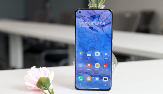 小米科技|四曲面柔性屏+1亿像素，发布至今下降1500，跌成中端机！