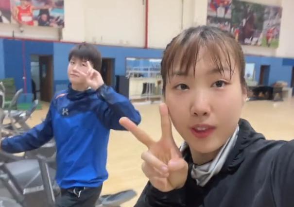 胡铭媛|胡铭媛难现昔日奇兵风采！拦网偏弱难受青睐，和郑益昕之争已落败