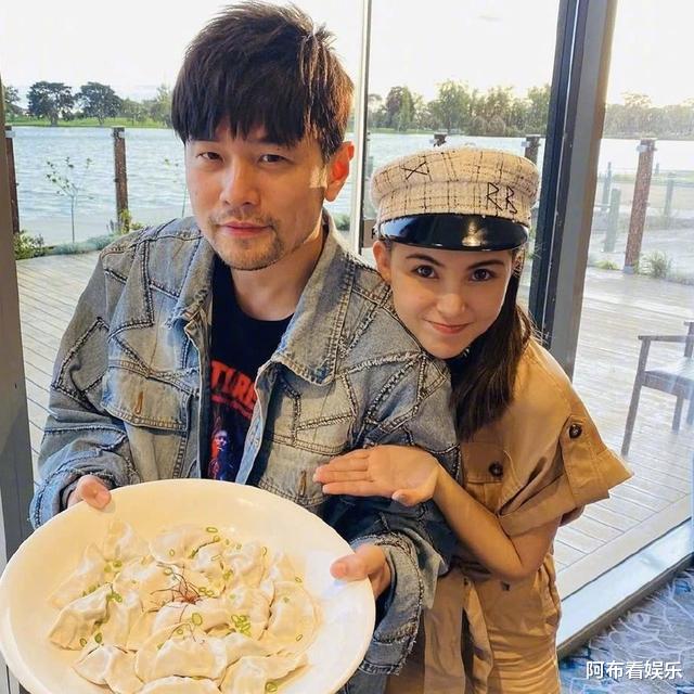 方媛|港台天王都爱嫩模，四位低幼天王嫂的名字，竟然都叫“卑微”？