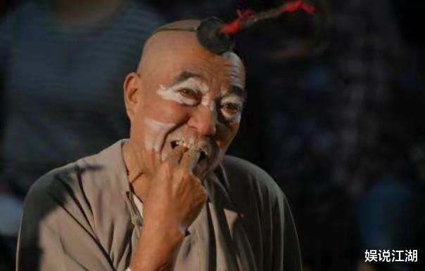 郭德纲|以监狱为家的老艺术家，怒骂郭德纲没良心，却为20块跪求老郭收留