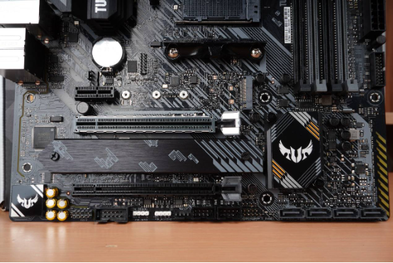 机箱|年终奖我帮各位想好去处了，快进来，我这里有好康的