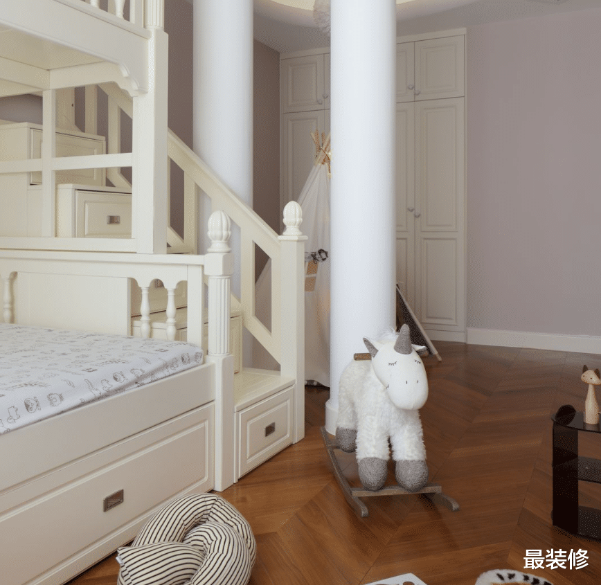 170平的轻奢风家中，藏着两个小公主的“童趣乐园”，好温馨
